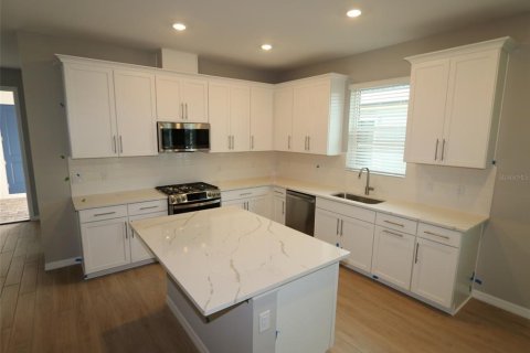 House in Lakewood Ranch, Florida 2 bedrooms, 155.24 sq.m. № 1869705 - photo 2