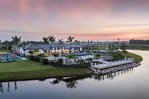 House in Lakewood Ranch, Florida 2 bedrooms, 155.24 sq.m. № 1869705 - photo 27