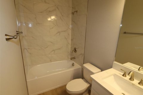 House in Lakewood Ranch, Florida 2 bedrooms, 155.24 sq.m. № 1869705 - photo 6