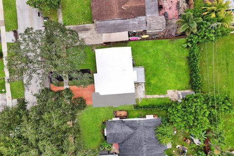 Villa ou maison à louer à Cooper City, Floride: 3 chambres, 82.22 m2 № 2385021 - photo 23