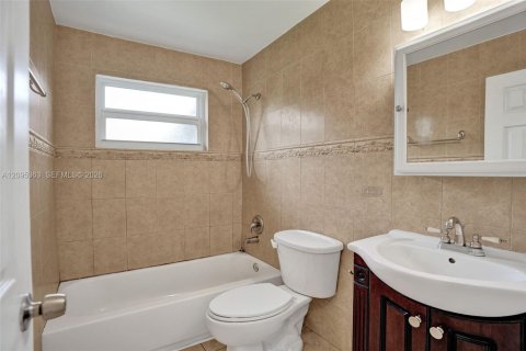 Villa ou maison à louer à Cooper City, Floride: 3 chambres, 82.22 m2 № 2385021 - photo 13