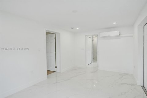 Villa ou maison à louer à Cooper City, Floride: 3 chambres, 82.22 m2 № 2385021 - photo 18