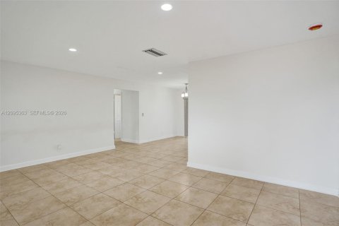 Villa ou maison à louer à Cooper City, Floride: 3 chambres, 82.22 m2 № 2385021 - photo 5