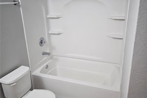 Adosado en alquiler en Kissimmee, Florida, 3 dormitorios, 129.51 m2 № 2202596 - foto 16