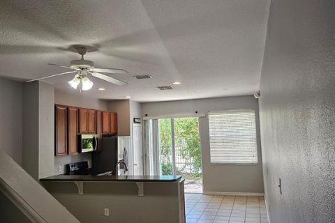Adosado en alquiler en Kissimmee, Florida, 3 dormitorios, 129.51 m2 № 2202596 - foto 3