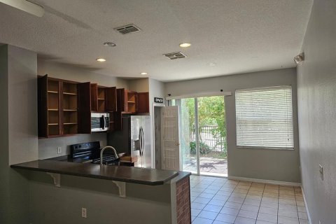 Adosado en alquiler en Kissimmee, Florida, 3 dormitorios, 129.51 m2 № 2202596 - foto 4