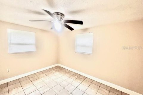 Immobilier commercial à vendre à Thonotosassa, Floride: 4 chambres, 120.4 m2 № 1657009 - photo 11