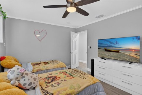 House in Cape Coral, Florida 3 bedrooms, 181.72 sq.m. № 2355824 - photo 28