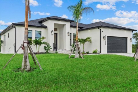 House in Port Charlotte, Florida 3 bedrooms, 201.23 sq.m. № 1801491 - photo 2