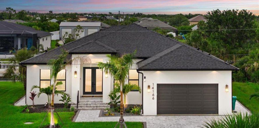 House in Port Charlotte, Florida 3 bedrooms, 201.23 sq.m. № 1801491