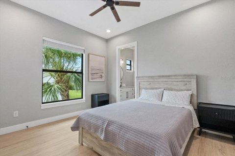 House in Port Charlotte, Florida 3 bedrooms, 201.23 sq.m. № 1801491 - photo 25