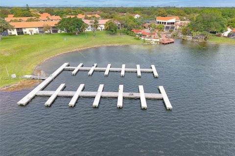 Купить кондоминиум в Дирфилд-Бич, Флорида 3 спальни, 102.19м2, № 2066677 - фото 29