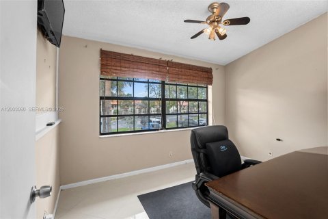 Купить кондоминиум в Дирфилд-Бич, Флорида 3 спальни, 102.19м2, № 2066677 - фото 20