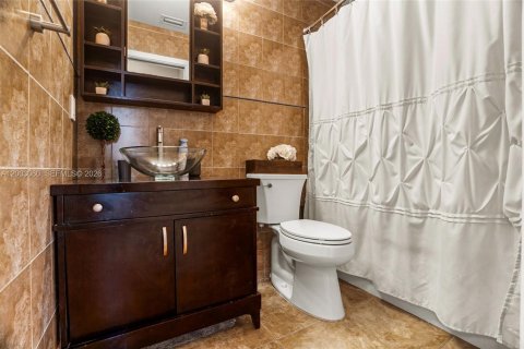 Купить кондоминиум в Дирфилд-Бич, Флорида 3 спальни, 102.19м2, № 2066677 - фото 19