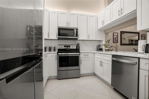 Купить кондоминиум в Дирфилд-Бич, Флорида 3 спальни, 102.19м2, № 2066677 - фото 8