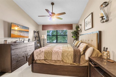 Купить кондоминиум в Дирфилд-Бич, Флорида 3 спальни, 102.19м2, № 2066677 - фото 11