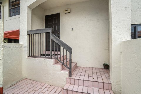 Купить кондоминиум в Дирфилд-Бич, Флорида 3 спальни, 102.19м2, № 2066677 - фото 2