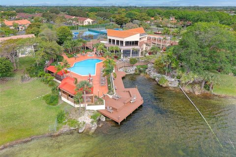 Купить кондоминиум в Дирфилд-Бич, Флорида 3 спальни, 102.19м2, № 2066677 - фото 30