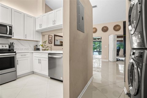 Купить кондоминиум в Дирфилд-Бич, Флорида 3 спальни, 102.19м2, № 2066677 - фото 7