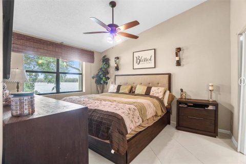 Купить кондоминиум в Дирфилд-Бич, Флорида 3 спальни, 102.19м2, № 2066677 - фото 10