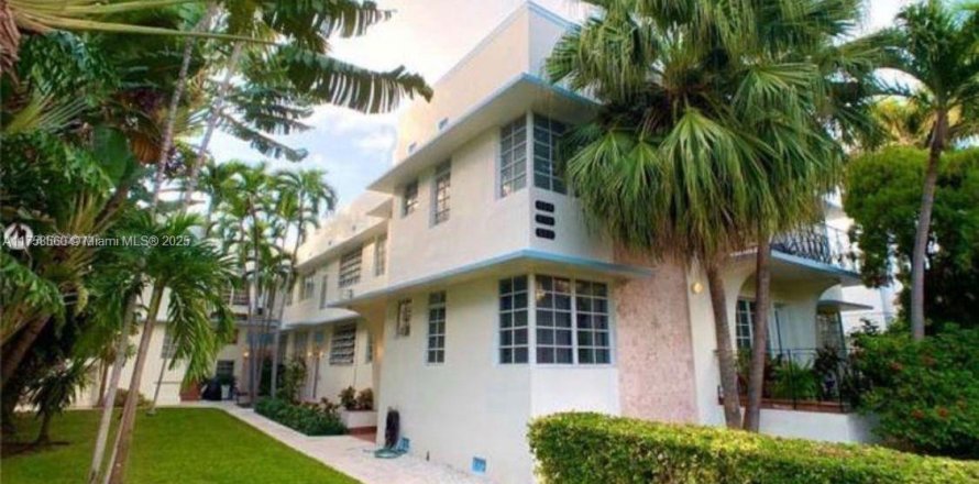 Estudio en el Condominio en Miami Beach, Florida  № 1506636