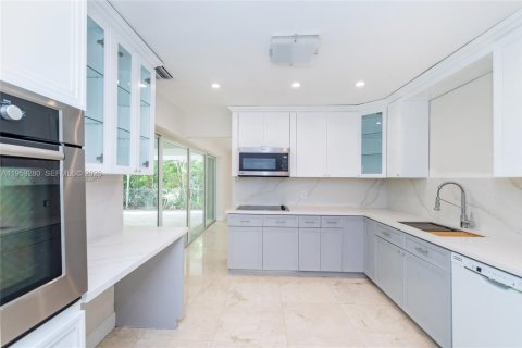 Villa ou maison à vendre à Key Biscayne, Floride: 4 chambres, 202.06 m2 № 2078156 - photo 12