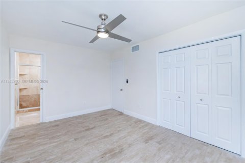 Villa ou maison à vendre à Key Biscayne, Floride: 4 chambres, 202.06 m2 № 2078156 - photo 18