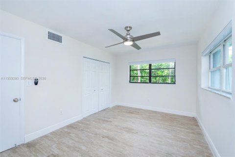 Villa ou maison à vendre à Key Biscayne, Floride: 4 chambres, 202.06 m2 № 2078156 - photo 17