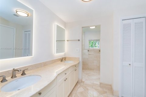Villa ou maison à vendre à Key Biscayne, Floride: 4 chambres, 202.06 m2 № 2078156 - photo 20