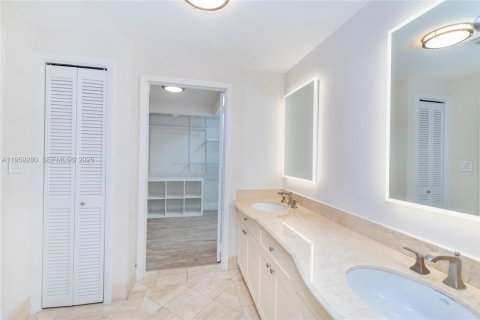 Villa ou maison à vendre à Key Biscayne, Floride: 4 chambres, 202.06 m2 № 2078156 - photo 21
