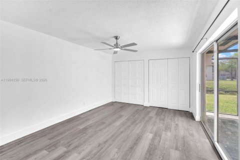 Condominio en alquiler en North Lauderdale, Florida, 2 dormitorios, 98.1 m2 № 2047280 - foto 17