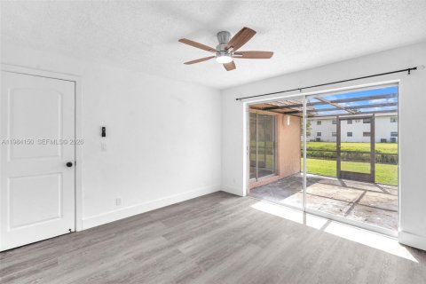 Condominio en alquiler en North Lauderdale, Florida, 2 dormitorios, 98.1 m2 № 2047280 - foto 21