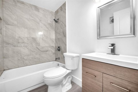 Condominio en alquiler en North Lauderdale, Florida, 2 dormitorios, 98.1 m2 № 2047280 - foto 22