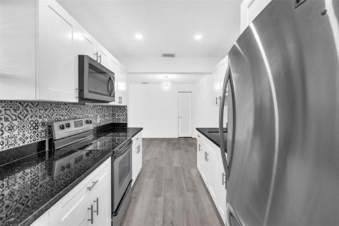 Condominio en alquiler en North Lauderdale, Florida, 2 dormitorios, 98.1 m2 № 2047280 - foto 6