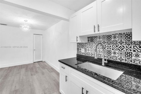 Condominio en alquiler en North Lauderdale, Florida, 2 dormitorios, 98.1 m2 № 2047280 - foto 8