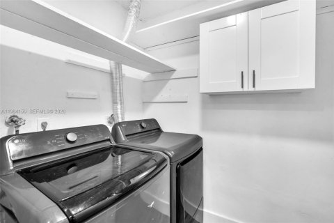 Condominio en alquiler en North Lauderdale, Florida, 2 dormitorios, 98.1 m2 № 2047280 - foto 23