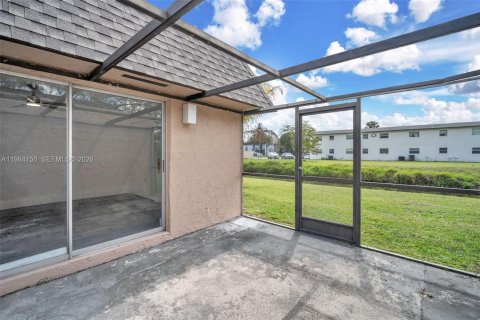 Condominio en alquiler en North Lauderdale, Florida, 2 dormitorios, 98.1 m2 № 2047280 - foto 24