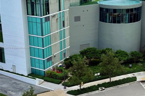 Condo in Miami, Florida, 1 bedroom  № 2081514 - photo 15