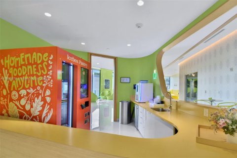 Condo in Miami, Florida, 1 bedroom  № 2081514 - photo 30