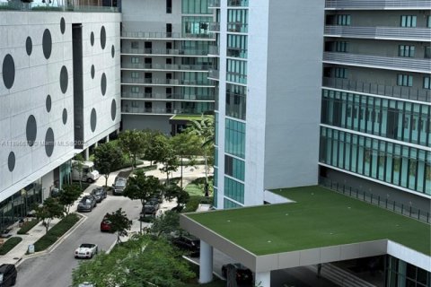 Condo in Miami, Florida, 1 bedroom  № 2081514 - photo 16