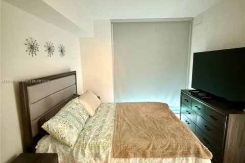 Condo in Miami, Florida, 1 bedroom  № 2081514 - photo 7