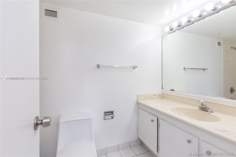 Купить кондоминиум в Майами, Флорида 1 спальня, 65.96м2, № 1922842 - фото 15