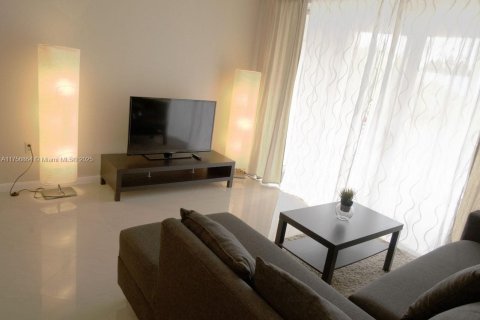 Apartment in Miami, Florida 1 bedroom, 87.98 sq.m. № 1863864 - photo 5
