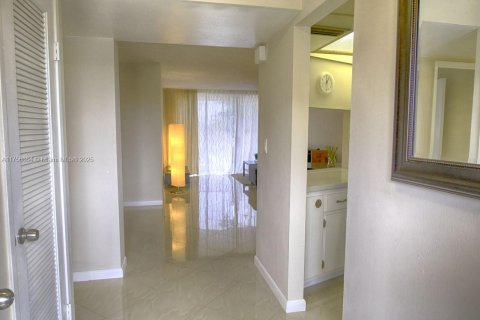 Apartment in Miami, Florida 1 bedroom, 87.98 sq.m. № 1863864 - photo 17