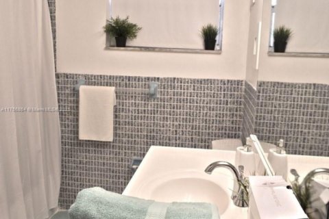 Apartment in Miami, Florida 1 bedroom, 87.98 sq.m. № 1863864 - photo 18