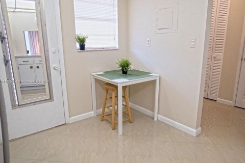 Apartment in Miami, Florida 1 bedroom, 87.98 sq.m. № 1863864 - photo 15