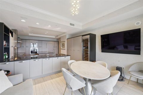 Купить кондоминиум в Сарасота, Флорида 11 комнат, 459.22м2, № 1903675 - фото 19