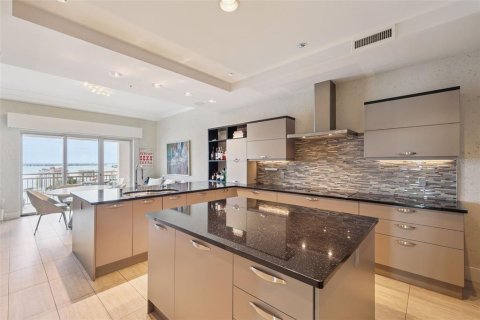 Купить кондоминиум в Сарасота, Флорида 11 комнат, 459.22м2, № 1903675 - фото 16