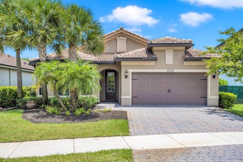 House in Tamarac, Florida 3 bedrooms, 172.89 sq.m. № 2190257
