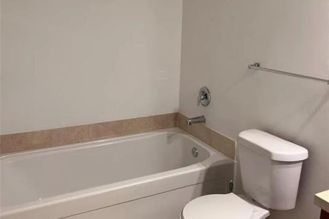 Condominio en alquiler en Miami, Florida, 1 dormitorio, 64.47 m2 № 2101448 - foto 7